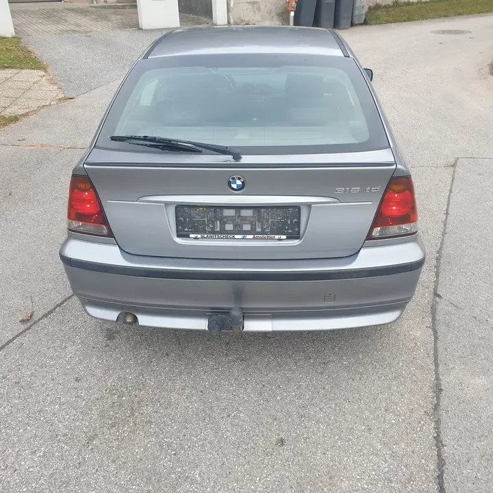 BMW 3 Series 2003 photo 2