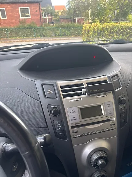 Toyota Yaris 2007 photo 3