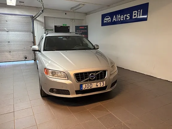 Volvo V70 2011 photo 2
