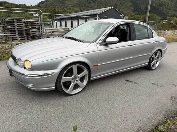Jaguar X-Type 2001 photo 3