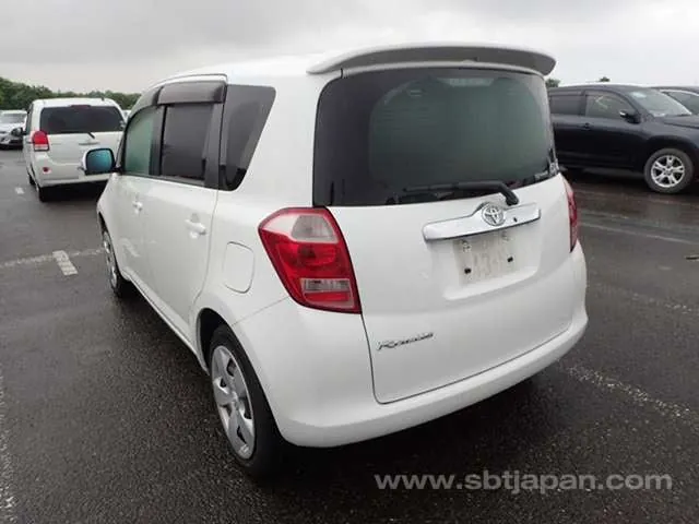 Toyota Ractis 2007 photo 3