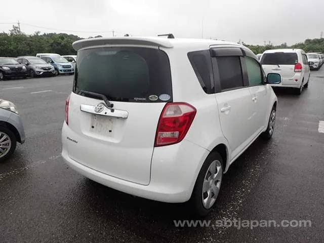 Toyota Ractis 2007 photo 4