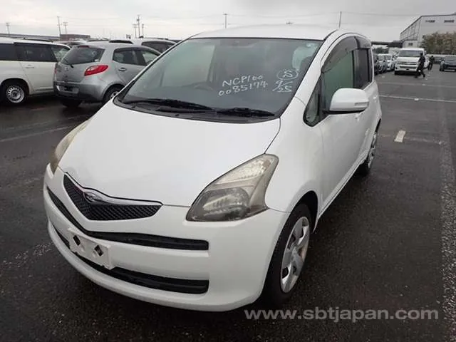 Toyota Ractis 2007 photo 2