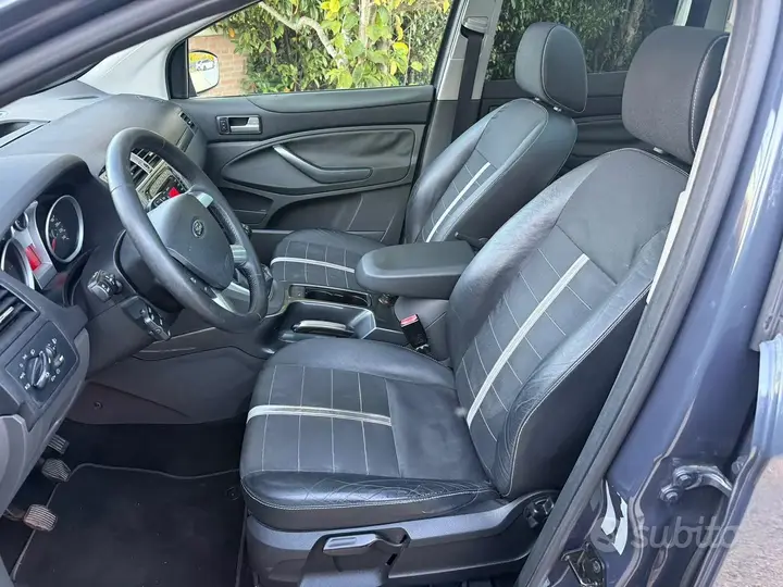 Ford Kuga 2011 photo 2