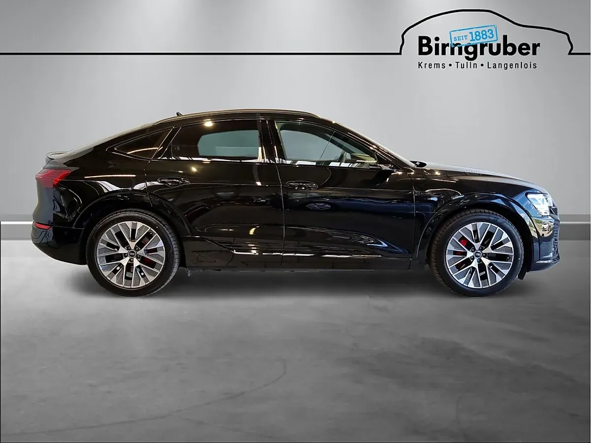 Audi Q8 2023 photo 2