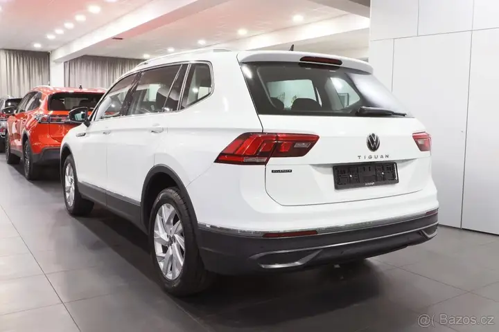 Volkswagen Tiguan Allspace 2023 photo 3
