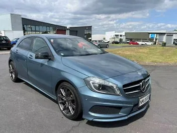 Mercedes-Benz A 180 2014 photo 2