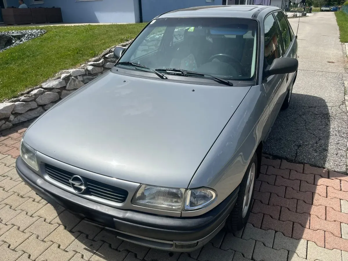 Opel Astra 1995 photo 3