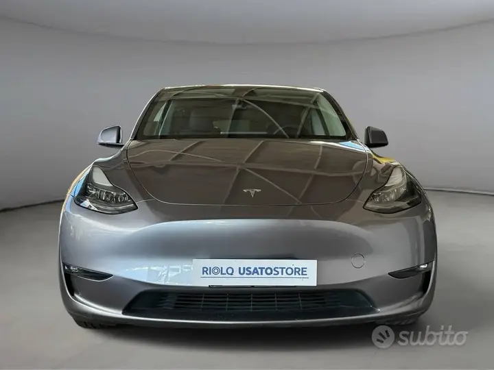 Tesla Model Y 2023 photo 2