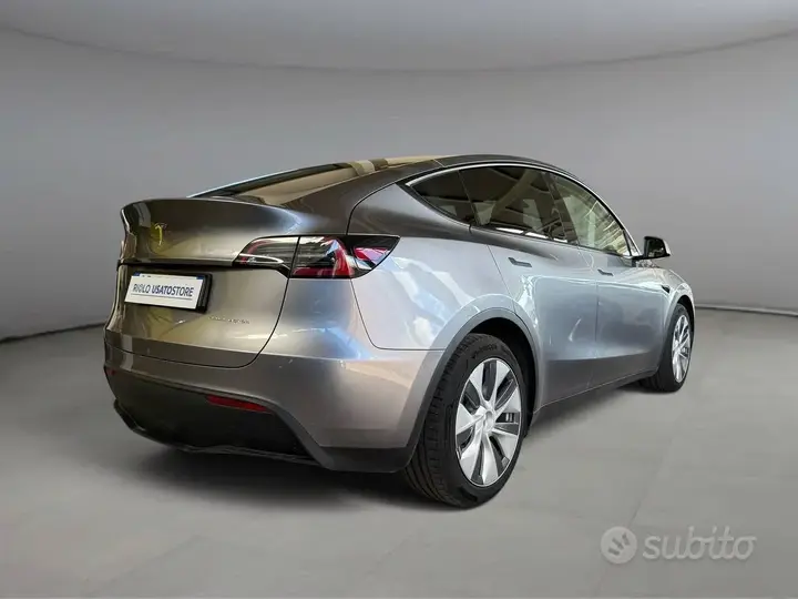 Tesla Model Y 2023 photo 4