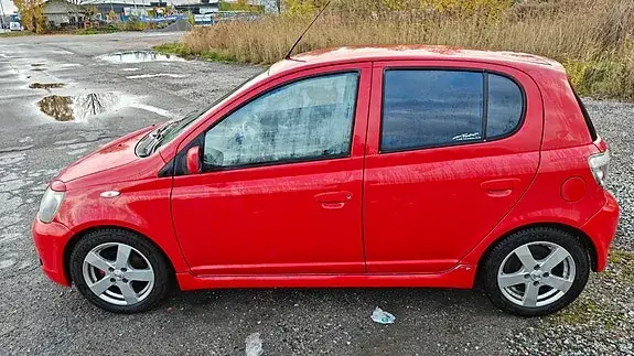 Toyota Yaris 2002 photo 3