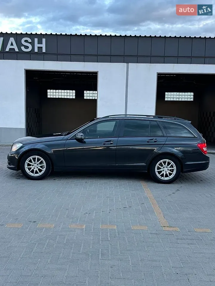 Mercedes-Benz C-Class 2013 photo 2