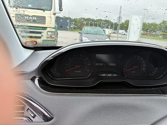 Peugeot 208 2012 photo 4