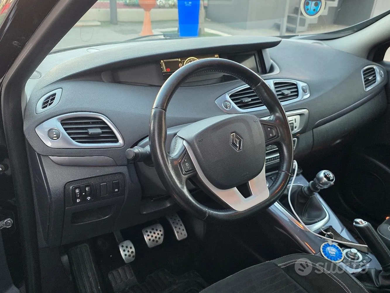Renault Scenic 2014 photo 2
