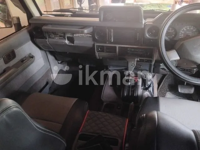 Toyota Land Cruiser Prado 1987 photo 3