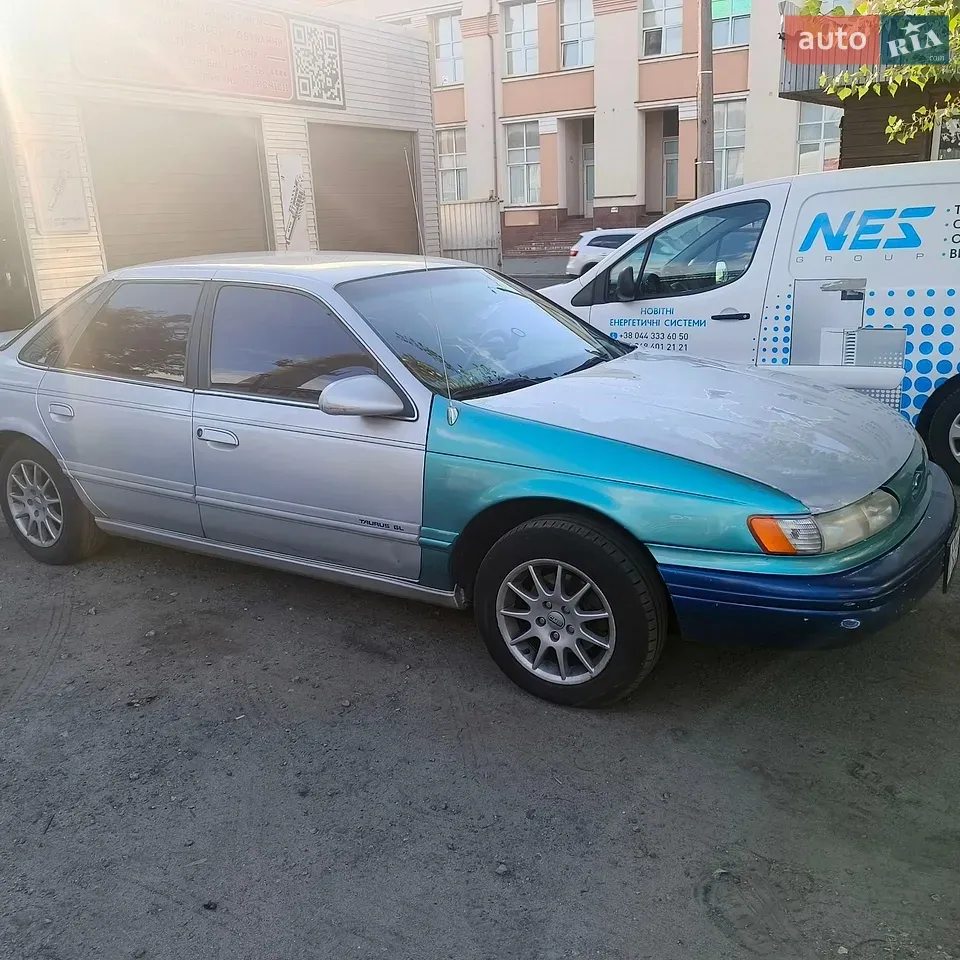 Ford Taurus 1995 photo 4