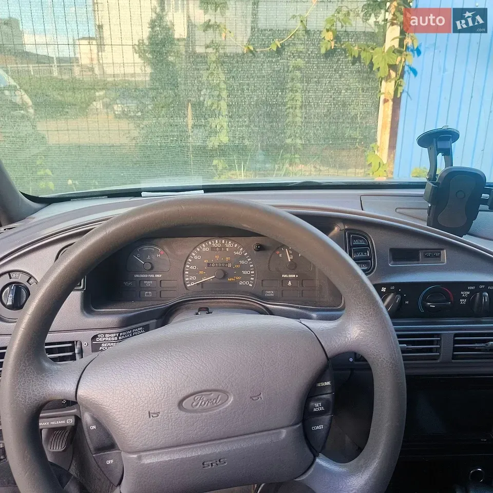 Ford Taurus 1995 photo 5