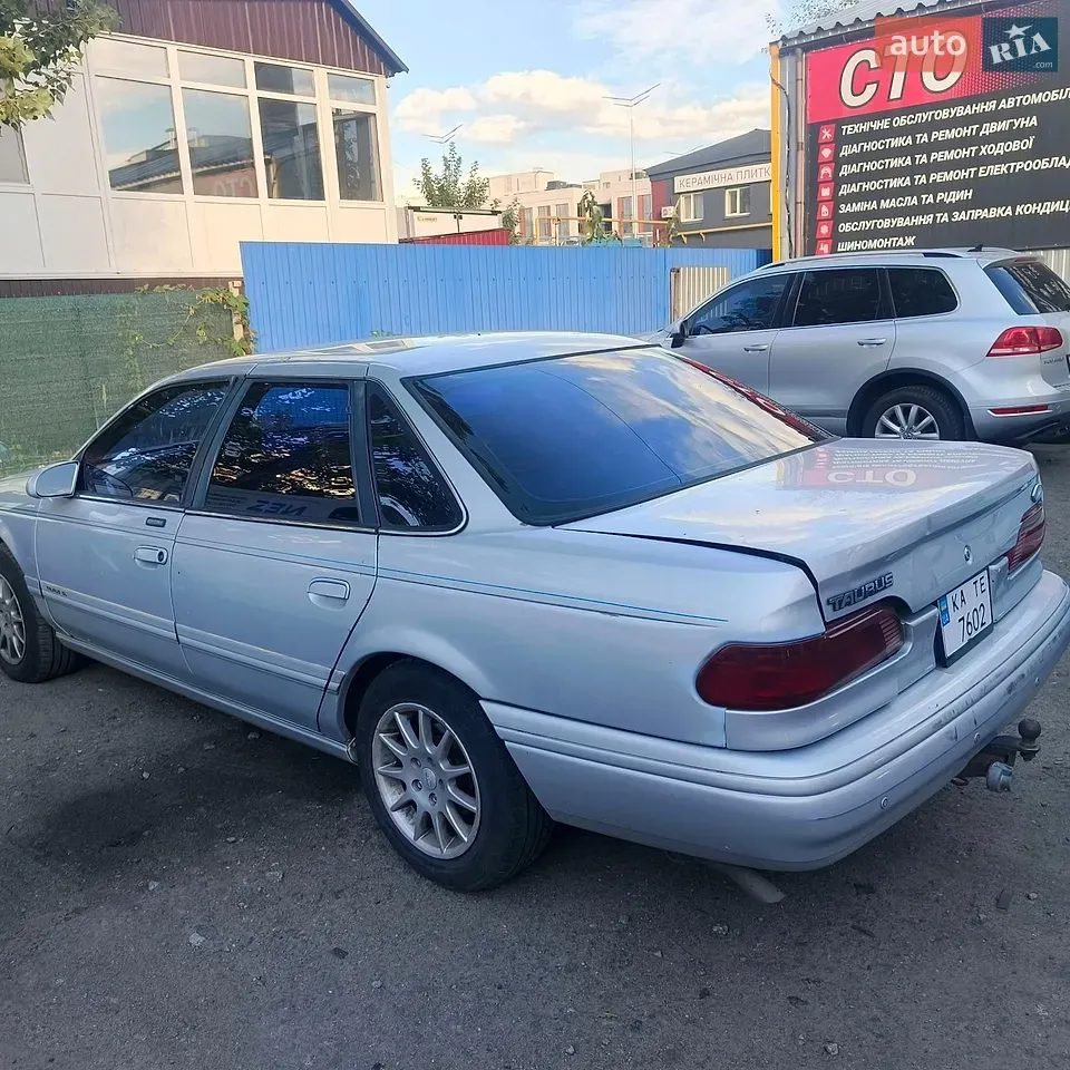 Ford Taurus 1995 photo 2