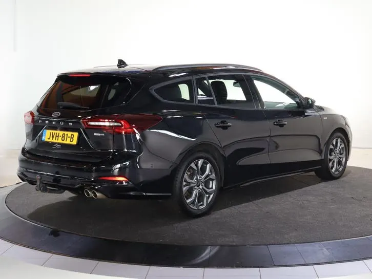 Ford Focus 2023 photo 2