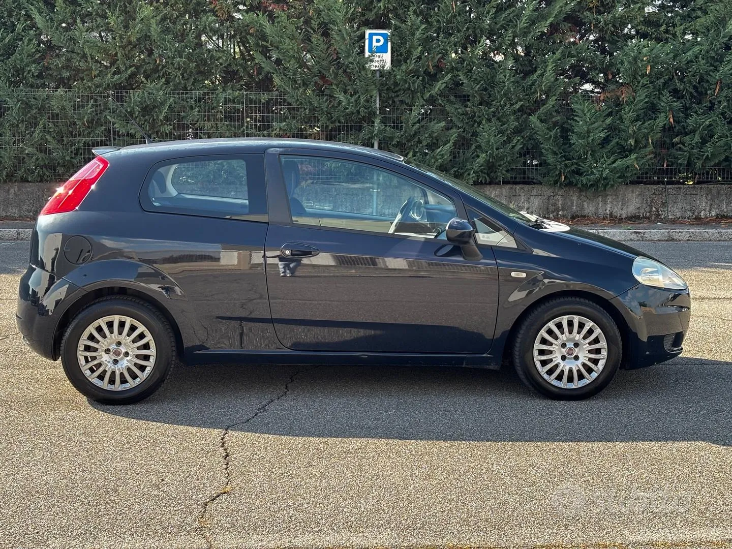 Fiat Grande Punto 2008 photo 2