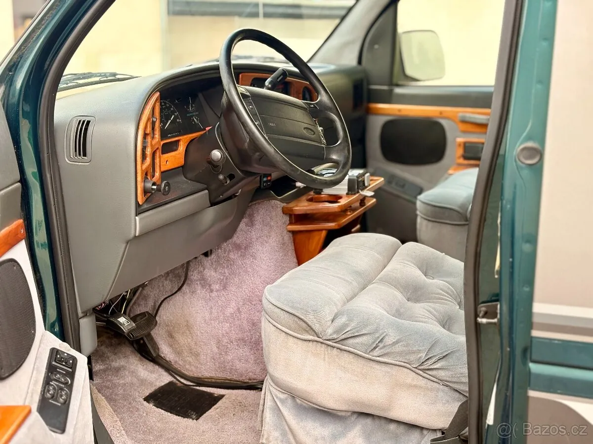 Ford E-150 1994 photo 4