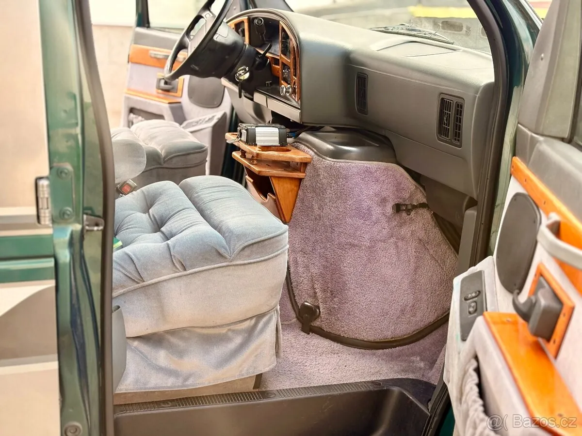 Ford E-150 1994 photo 5