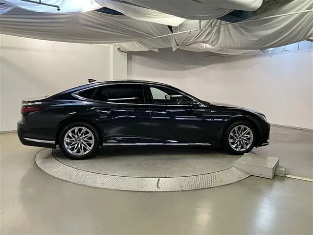 Toyota Ls 500H Executive 2021 photo 5