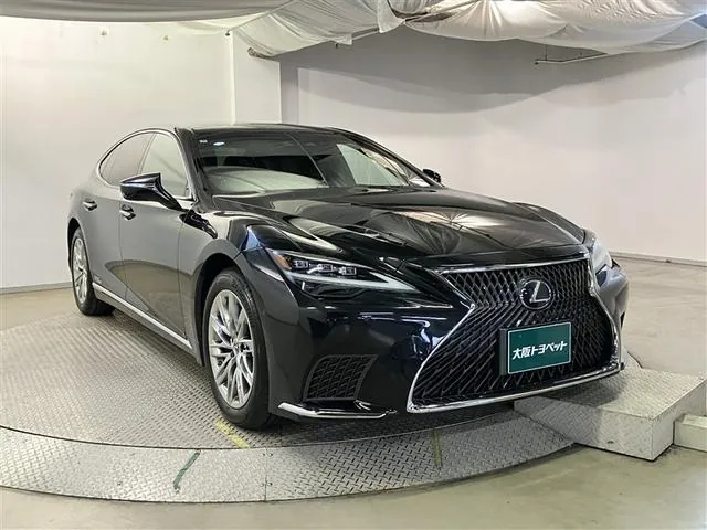 Toyota Ls 500H Executive 2021 photo 3