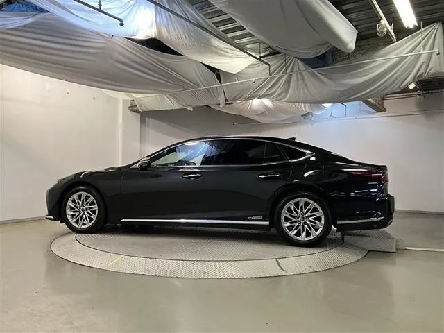 Toyota Ls 500H Executive 2021 photo 4