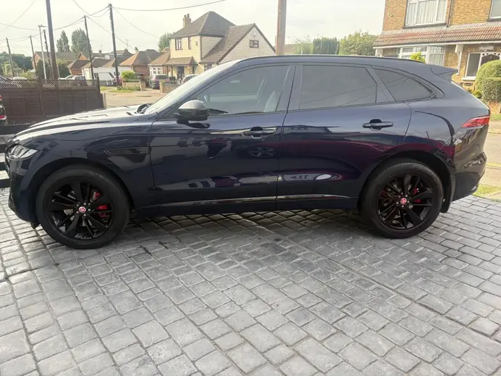 Jaguar F-Pace 2022 photo 2