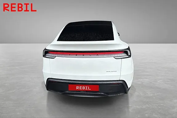 Tesla Model Y 2026 photo 4