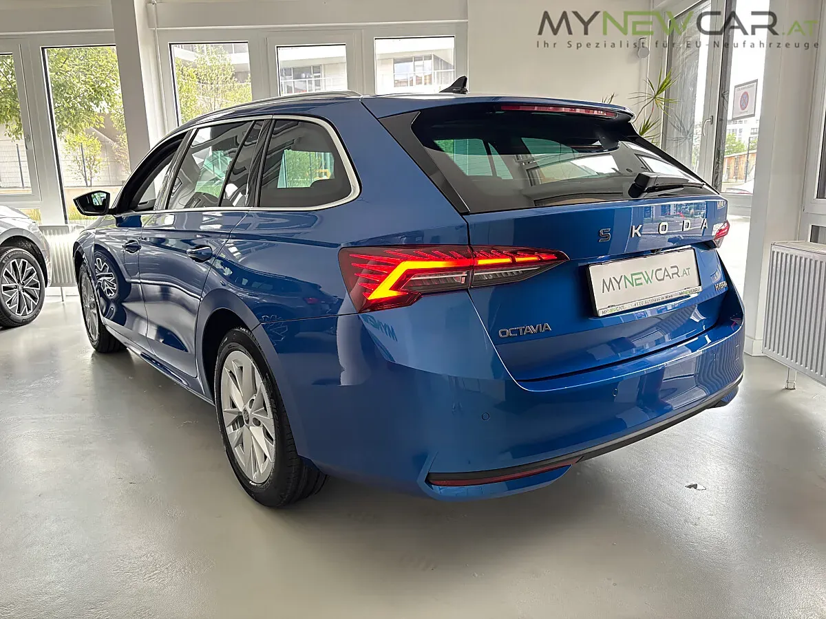 Skoda Octavia photo 2