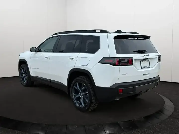 Jeep Cherokee 2026 photo 4