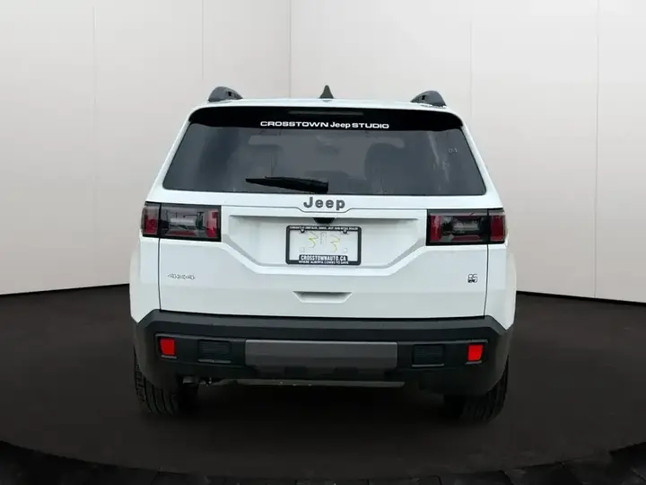 Jeep Cherokee 2026 photo 5