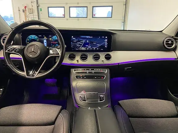 Mercedes-Benz E 300 2023 photo 3