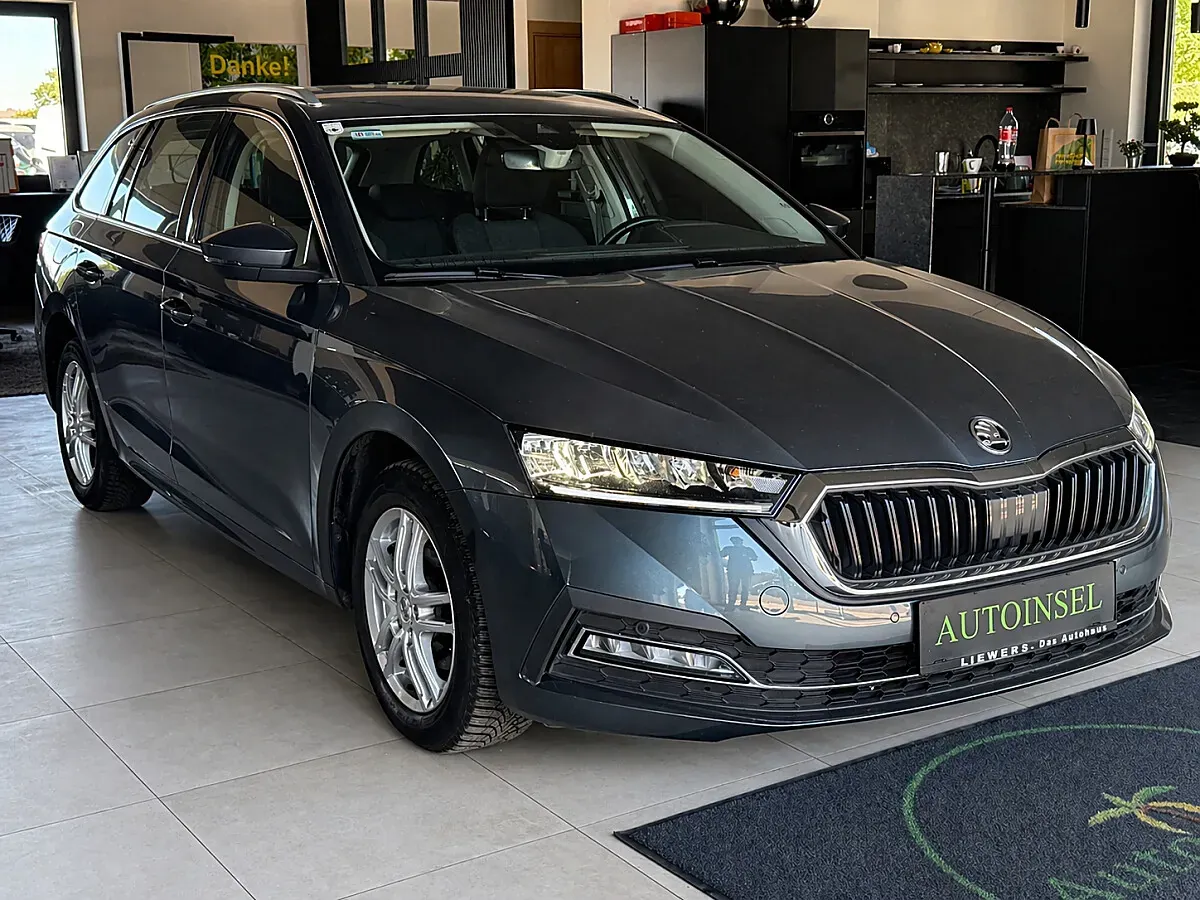 Skoda Octavia 2022 photo 2