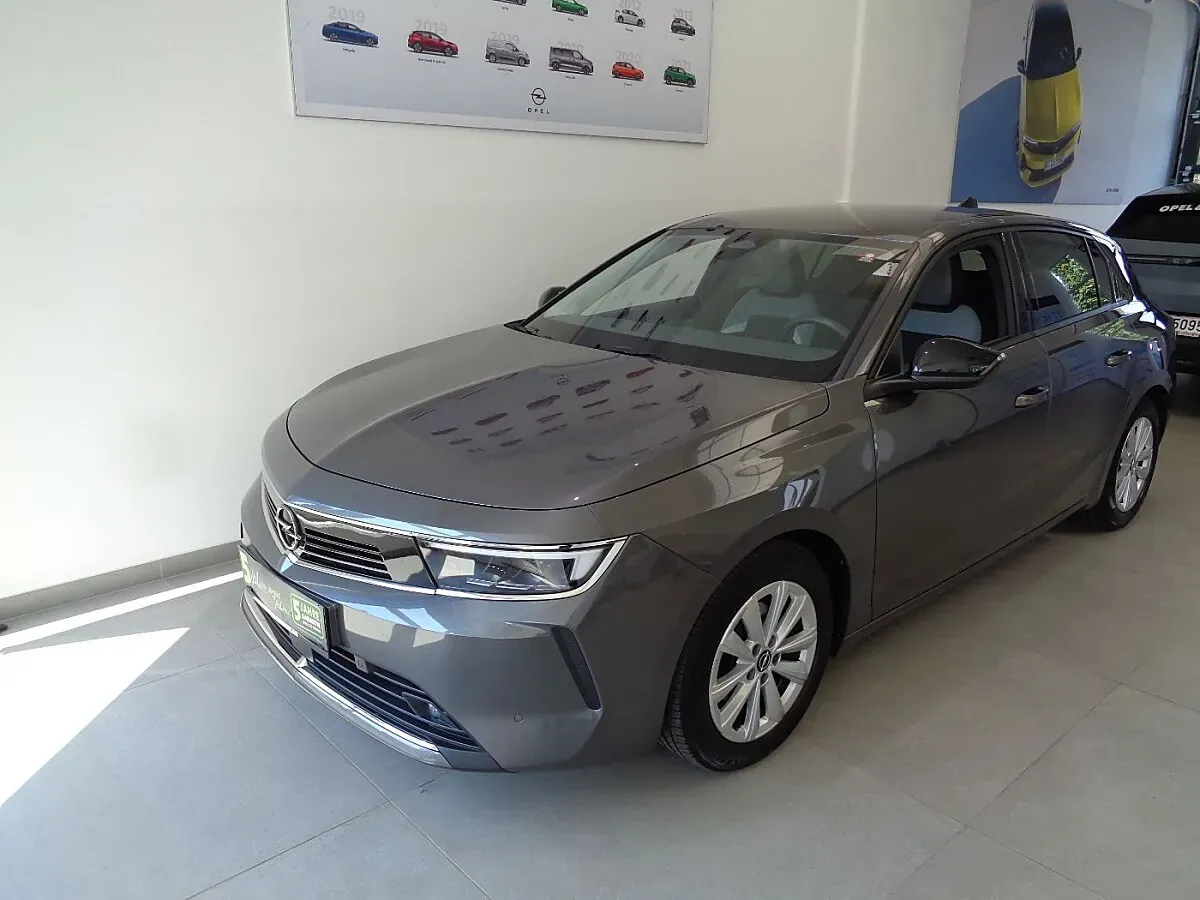 Opel Astra 2023 photo 2
