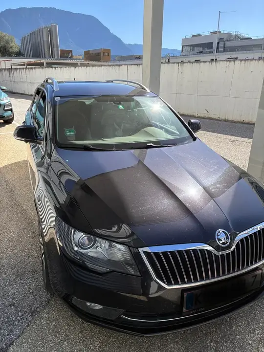 Skoda Superb 2014 photo 2