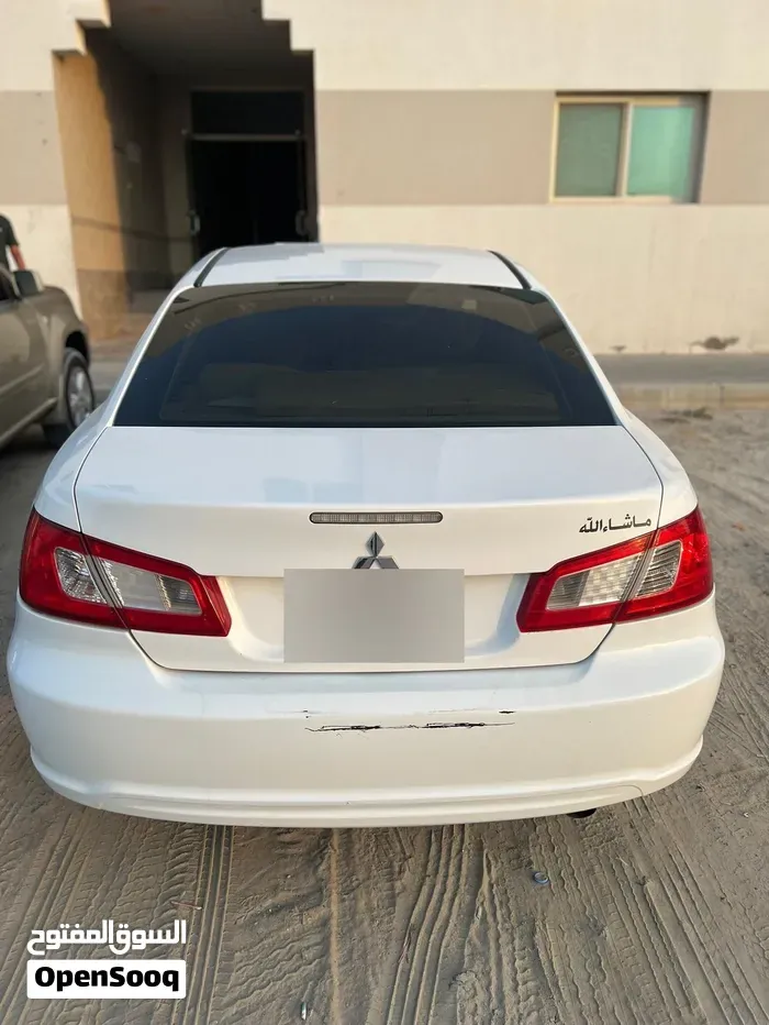 Mitsubishi Galant 2012 photo 4