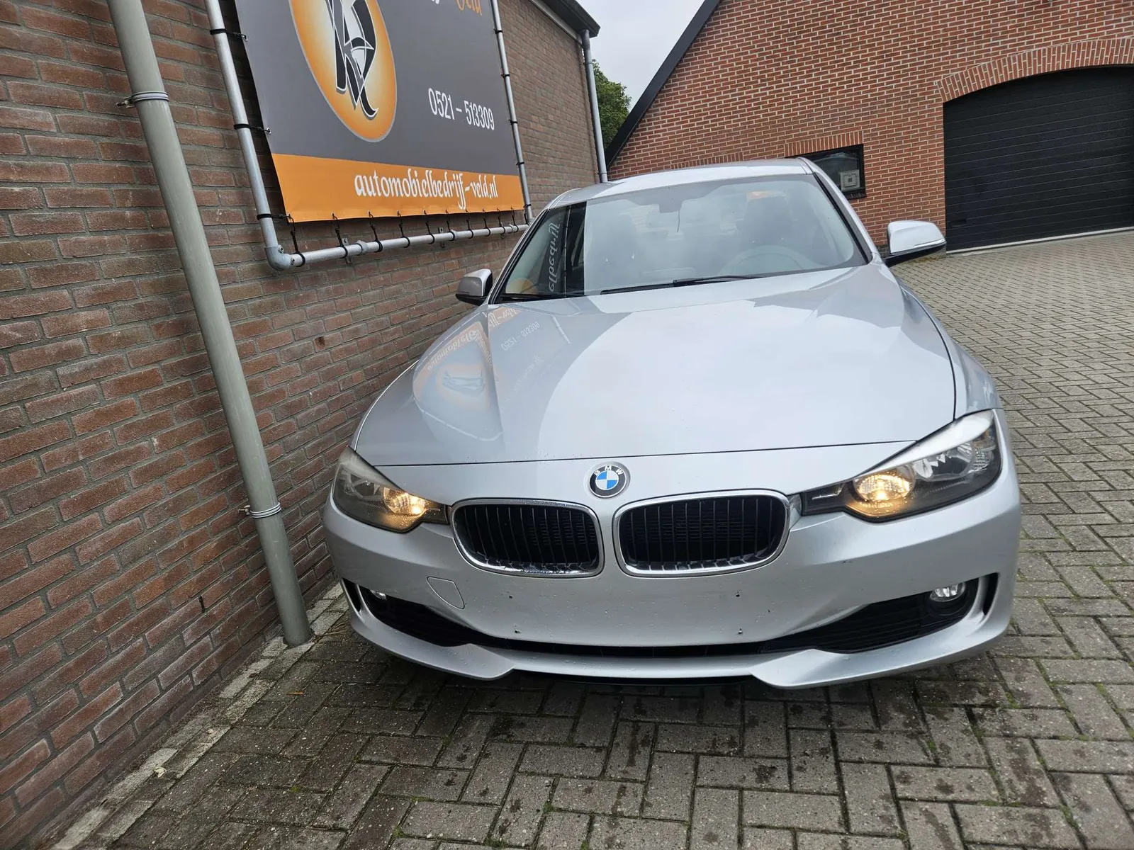 BMW 316 2012 photo 2