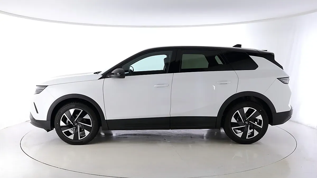 Opel Grandland photo 2