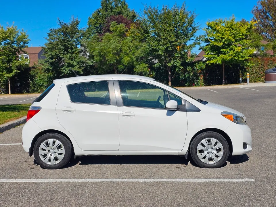 Toyota Yaris 2013 photo 4