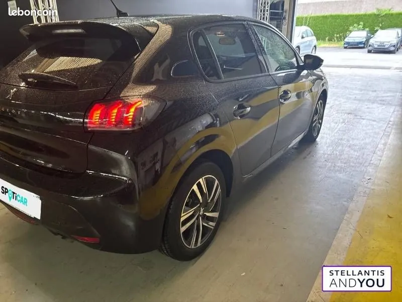 Peugeot 208 2023 photo 3