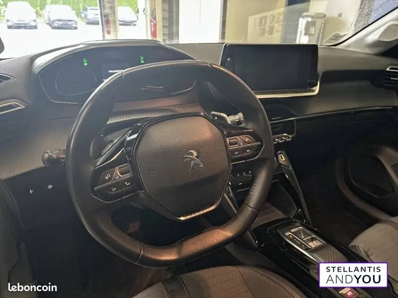 Peugeot 208 2023 photo 2