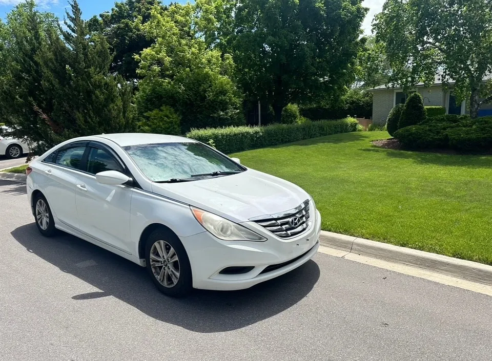 Hyundai Sonata 2013 photo 2