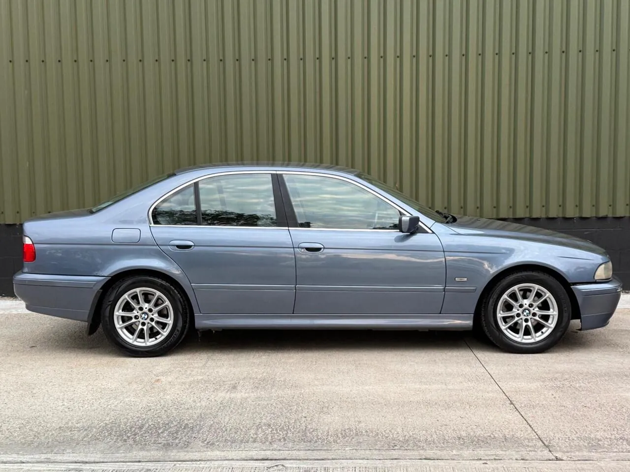 BMW 5 Series 2001 photo 3
