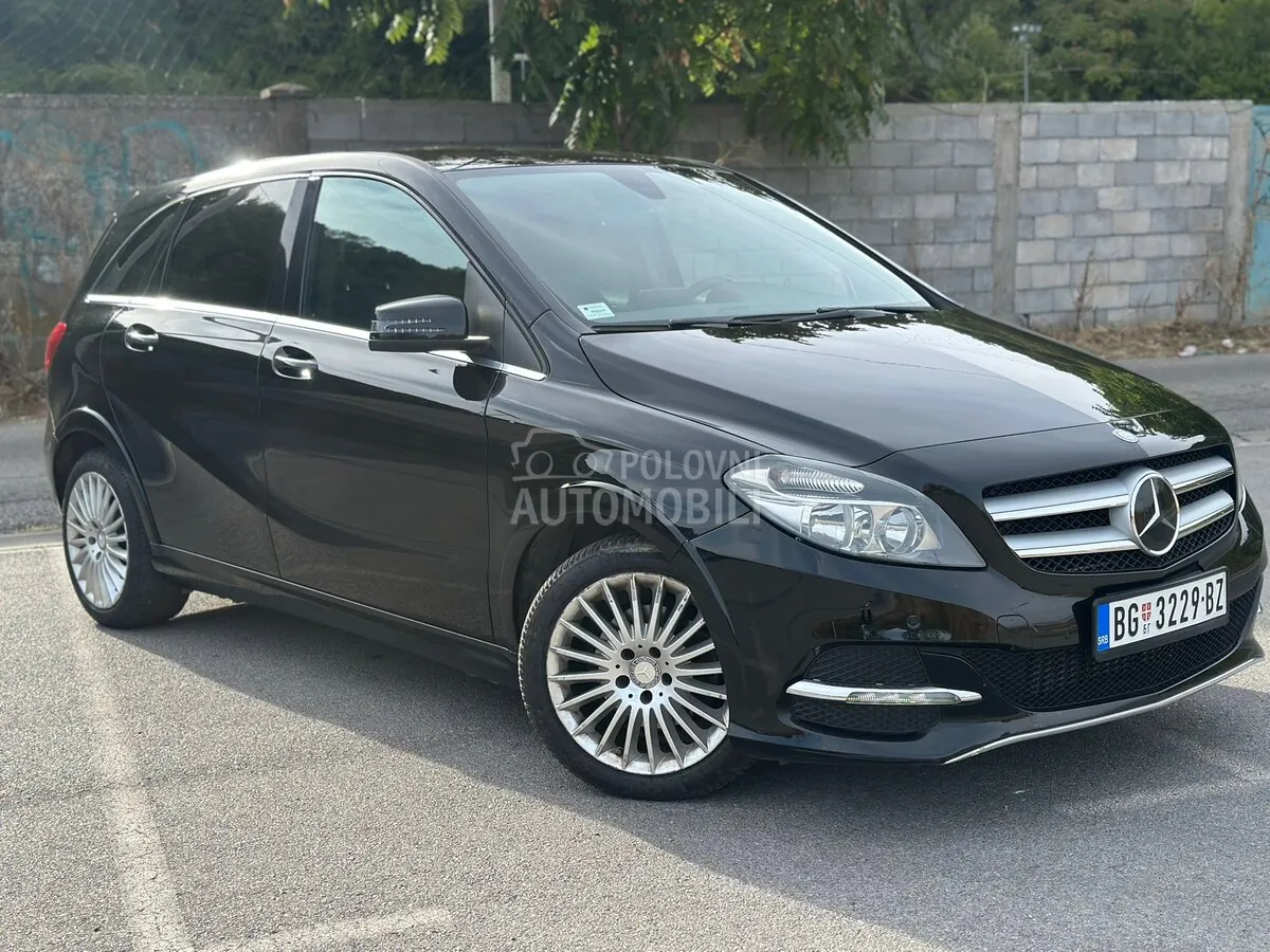 Mercedes-Benz B-Class 2016 photo 2