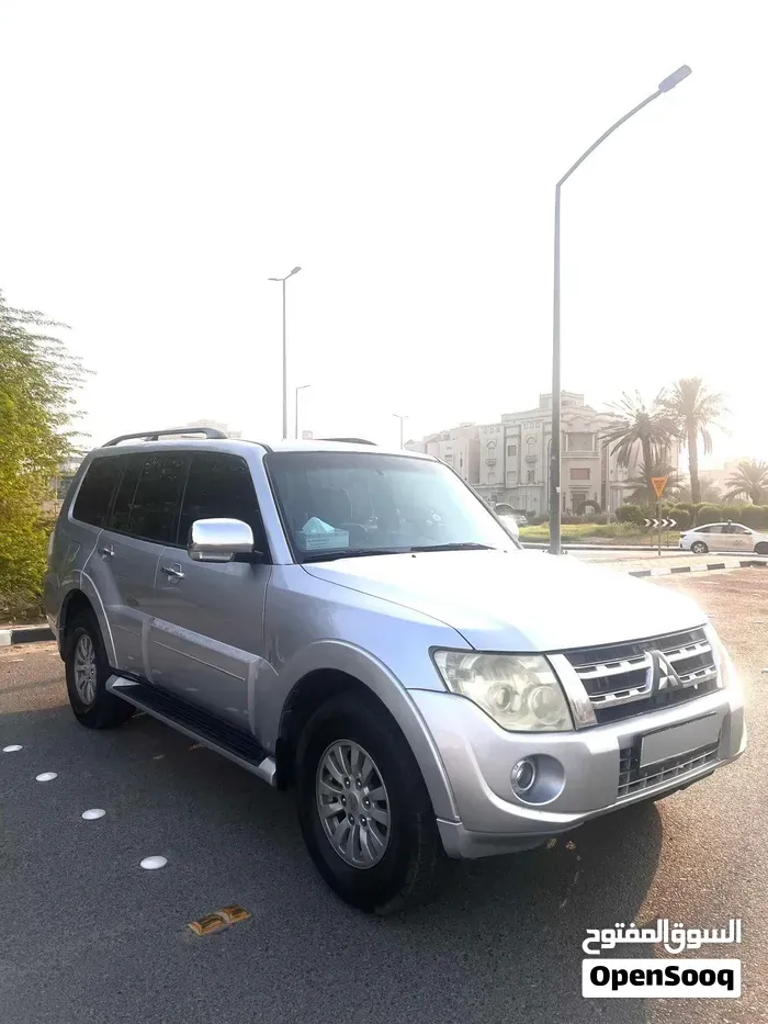 Mitsubishi Pajero 2013 photo 2