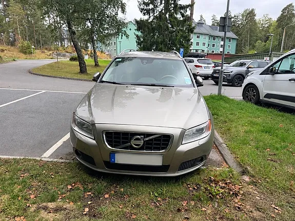 Volvo V70 2012 photo 3