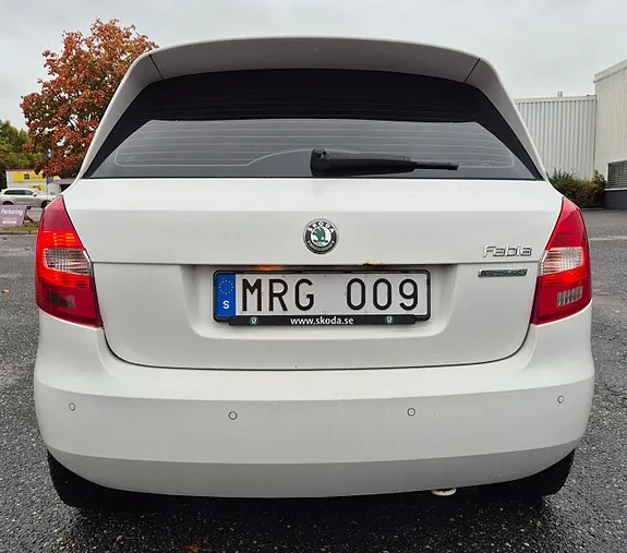 Skoda Fabia 2011 photo 4
